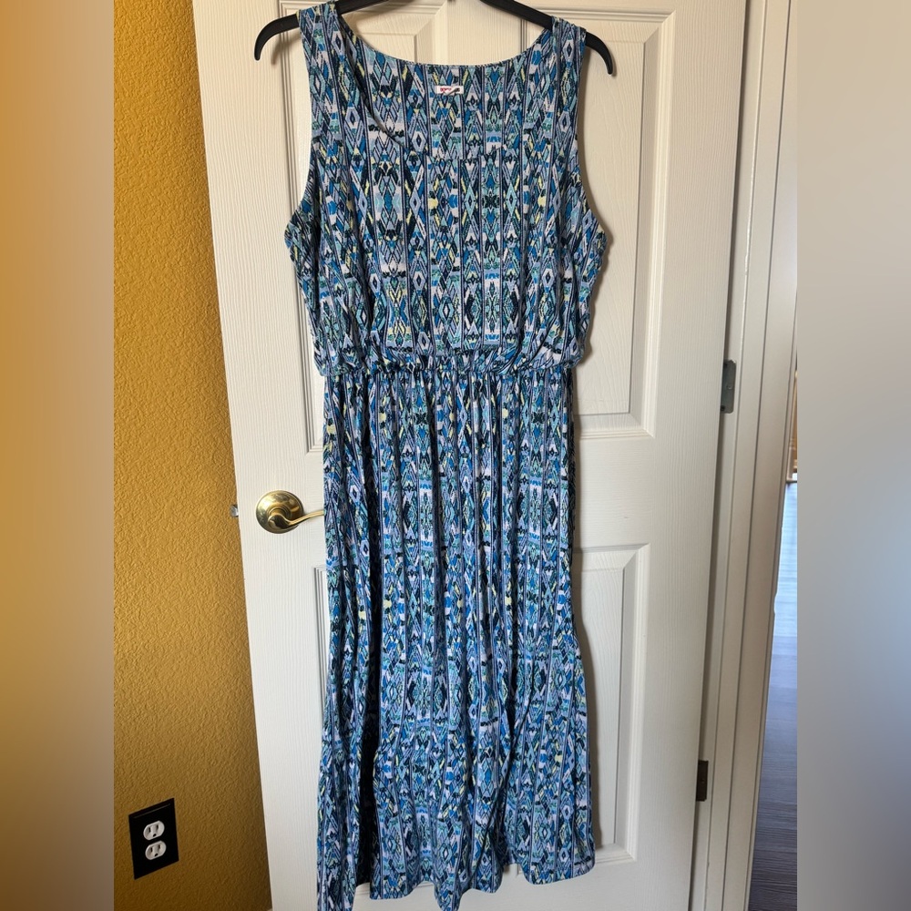 Elegant Blue Patterned Maxi Dress - Picture 2 of 5